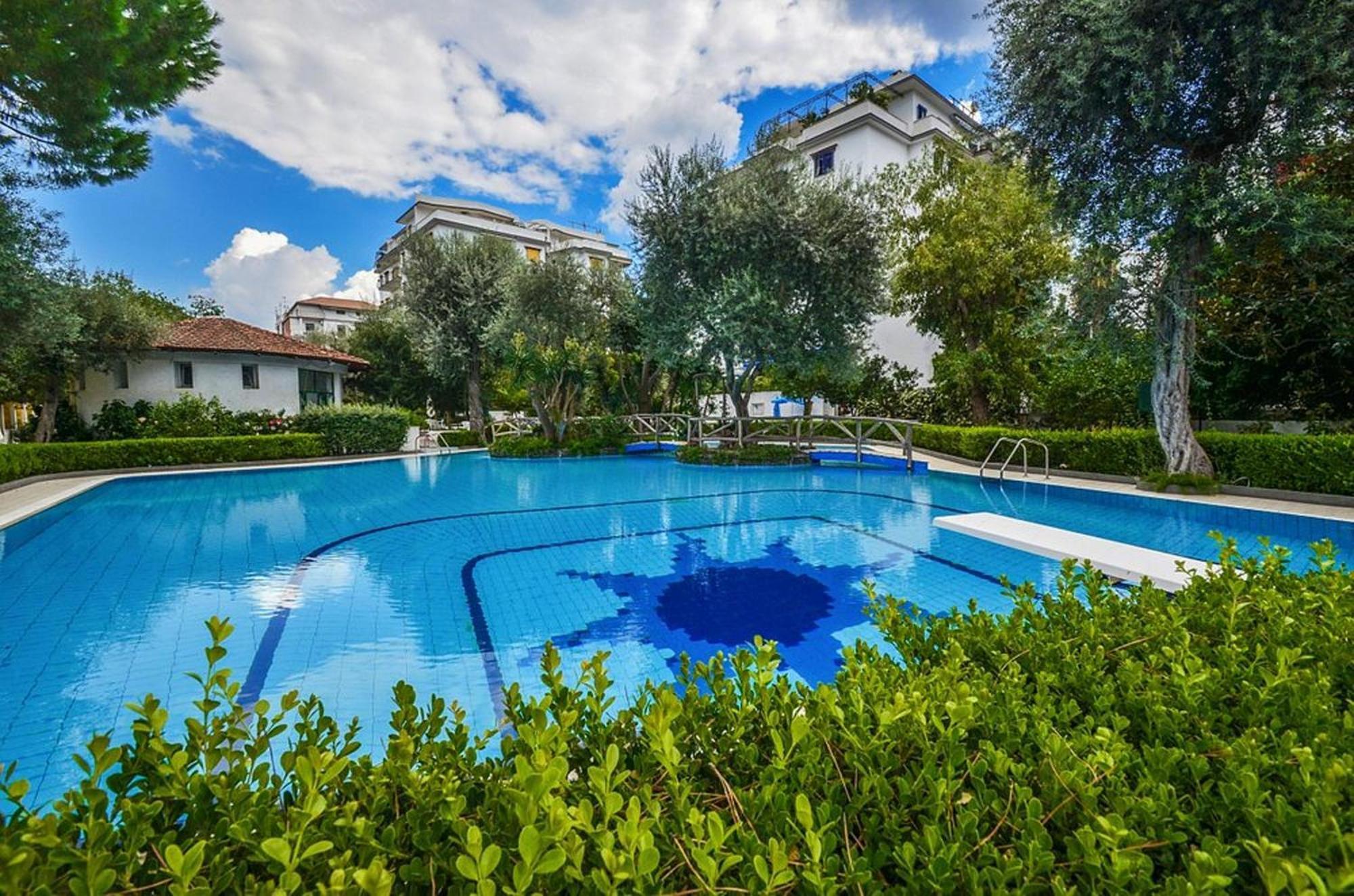 Casa Mar - Elegant Apartment With Pool And Panoramic Terrace In The Heart Of Sorrent Exterior foto