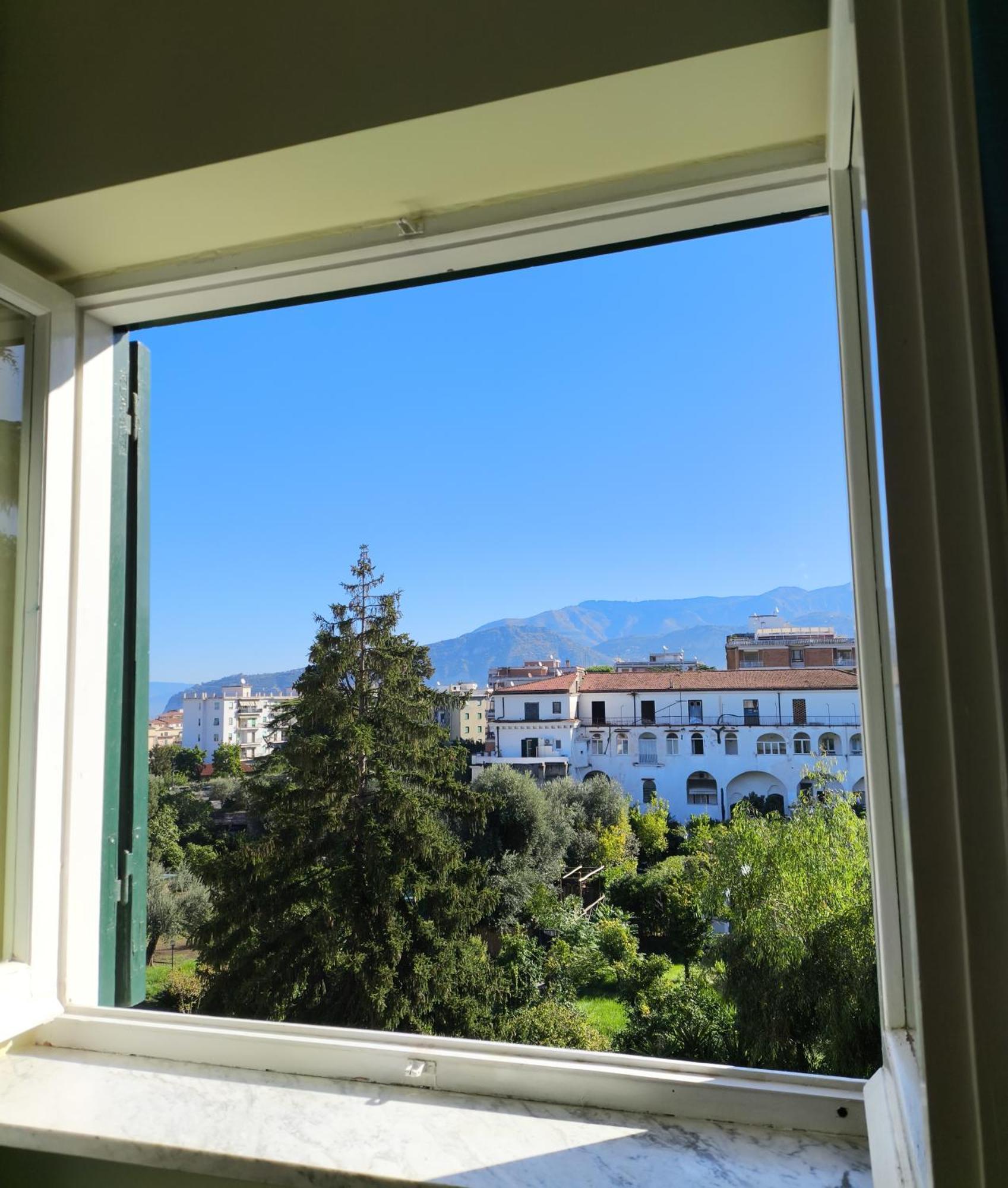 Casa Mar - Elegant Apartment With Pool And Panoramic Terrace In The Heart Of Sorrent Exterior foto